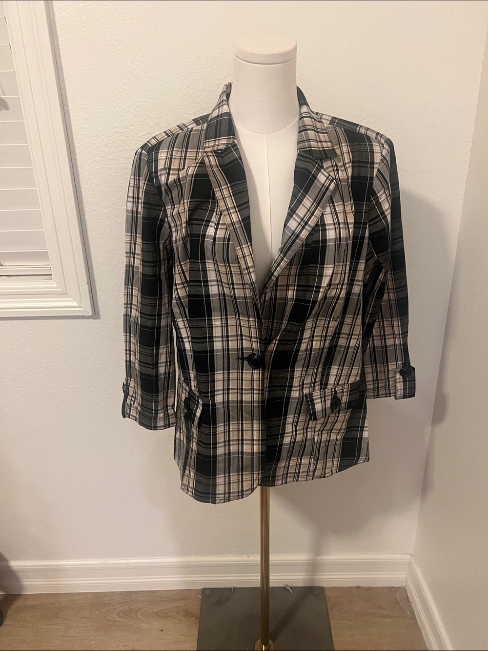 Maximos Black and Cream Plaid Single-Button Blazer